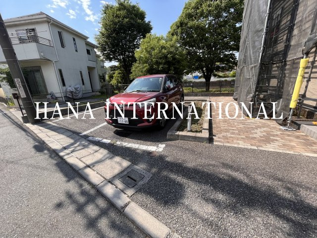 インフィールズの駐車場