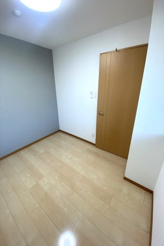 OTO寺家駅前の洋室