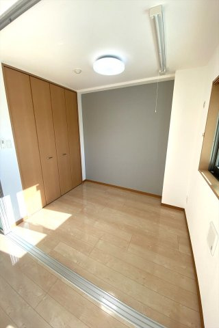 OTO寺家駅前の洋室