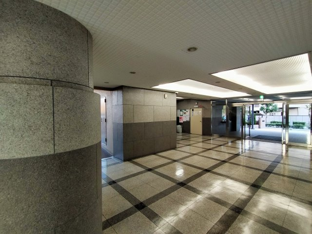 鶴見緑地コーポのエントランス