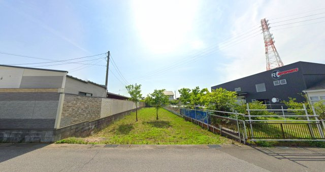 敷地面積１４１坪　売地　越谷市平方の外観|周辺は見晴らしが良く開放的なロケーションです！
全面道路正面より　幅員7.3ｍ(公道)