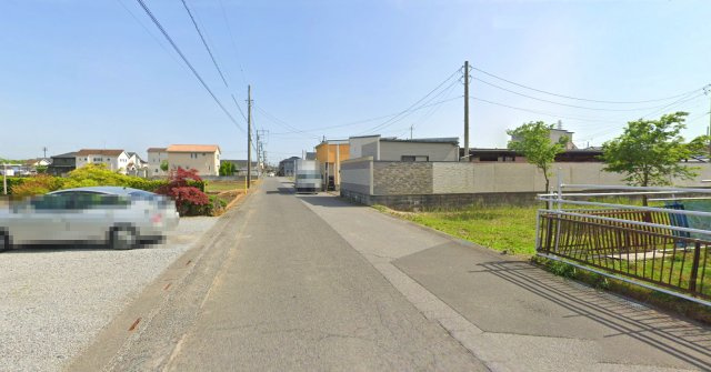 敷地面積１４１坪　売地　越谷市平方の前面道路含む現地写真|周辺は見晴らしが良く開放的なロケーションです！
全面道路北側より　幅員7.3ｍ(公道)