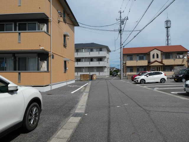 ユグドソレイユの周辺|接面道路