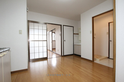 【居間・リビング】 | フリーデンハイム | ゆったり過ごせるリビングです
フリーデンハイム102号室　2020/5/9撮影