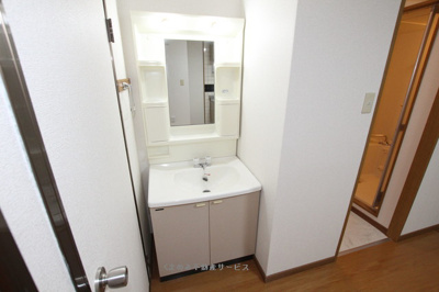 【洗面所】 | フリーデンハイム | 脱衣スペースもあります
フリーデンハイム102号室　2020/5/9撮影