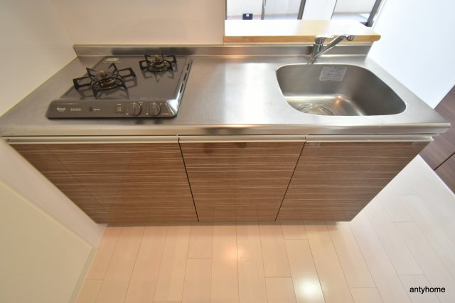 Luxe新大阪1　仲介手数料無料のキッチン