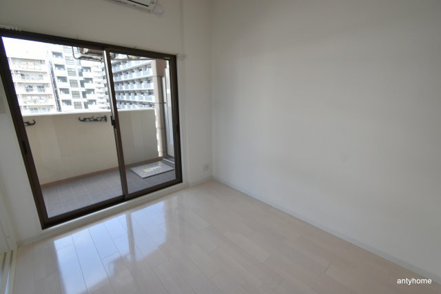 Luxe新大阪1　仲介手数料無料の寝室