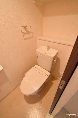 Luxe新大阪1　仲介手数料無料のトイレ