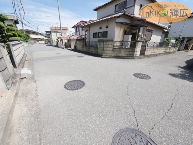 高砂市阿弥陀町魚橋　土地の周辺|前面道路6ｍあります。