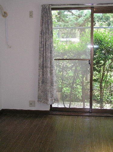 洋室・雨戸付
