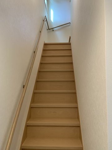 【No.5892】青葉町3丁目/2LDKS/未入居/家具＆太陽光発電付の内装|階段