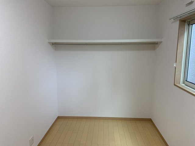 【No.5892】青葉町3丁目/2LDKS/未入居/家具＆太陽光発電付の収納|2F納戸