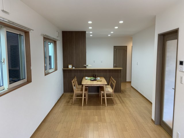 【No.5892】青葉町3丁目/2LDKS/未入居/家具＆太陽光発電付の居間・リビング