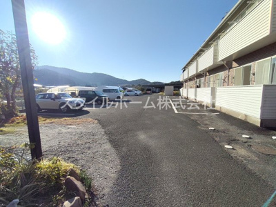 【駐車場】 | ホワイトタウン寺前