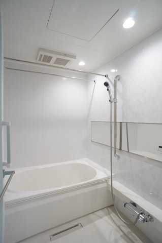 カメリア　ブランの浴室|一日の疲れを癒すお風呂は追い焚きオートバス♪浴室乾燥機付き
