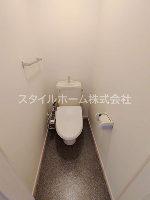 【トイレ】 | メゾンドスリーゼ | 別部屋写真です。