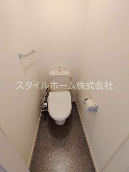 【トイレ】 | メゾンドスリーゼ | 別部屋写真です。