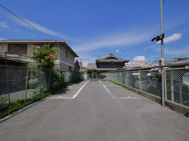 ミオカーナ三条町駐車場の駐車場|駐車場があるので、車を買う予定の方も安心です