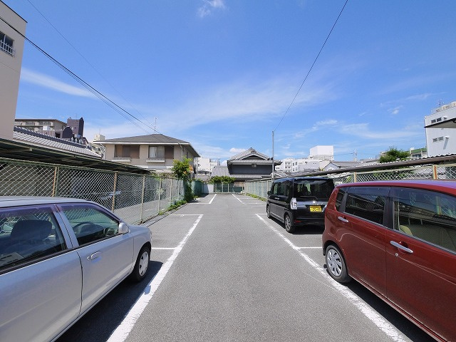 ミオカーナ三条町駐車場の駐車場|駐車場があるので、車を買う予定の方も安心です