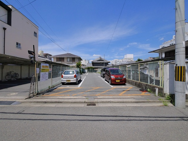 ミオカーナ三条町駐車場の駐車場|駐車場があるので、車を買う予定の方も安心です