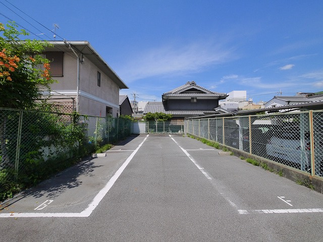 ミオカーナ三条町駐車場の駐車場|カースペースがあります