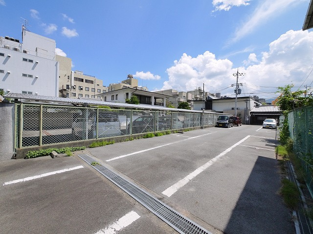 ミオカーナ三条町駐車場の駐車場|駐車場があります