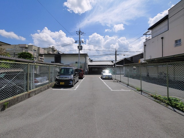 ミオカーナ三条町駐車場の駐車場|駐車スペースもあります