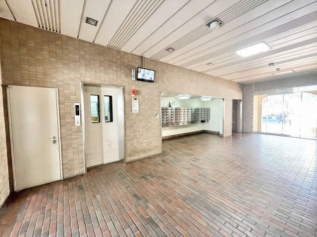 ふよう港ハイツのエントランス