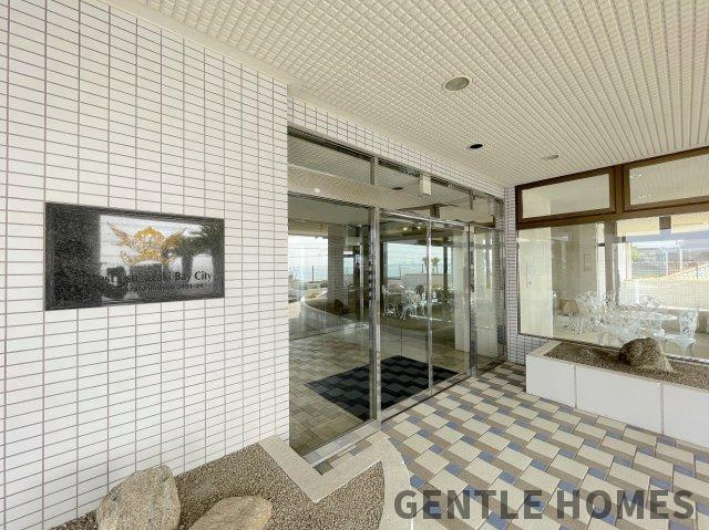 ファーネスト津屋崎ベイシティのエントランス