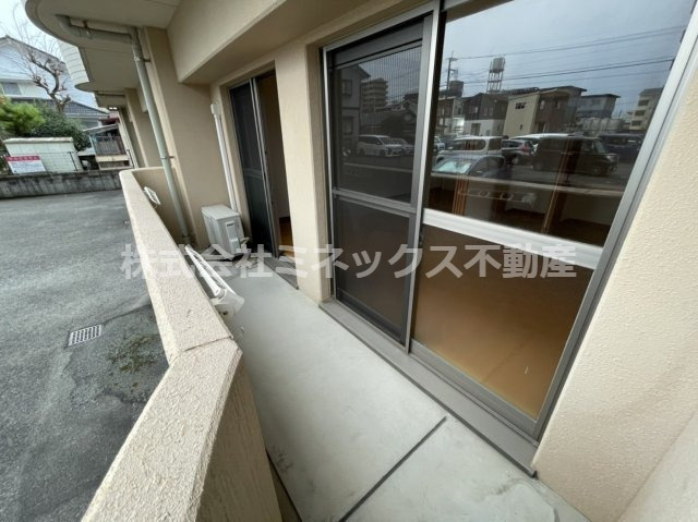 【玄関】 | コンフォール大橋 | 同タイプのお部屋の写真。現況を優先します。
