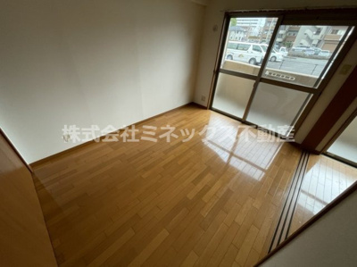 【居間・リビング】 | コンフォール大橋 | 同タイプのお部屋の写真。現況を優先します。