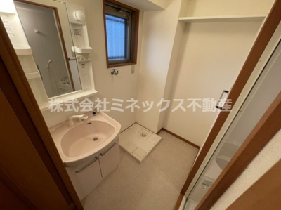 【独立洗面台】 | コンフォール大橋 | 同タイプのお部屋の写真。現況を優先します。