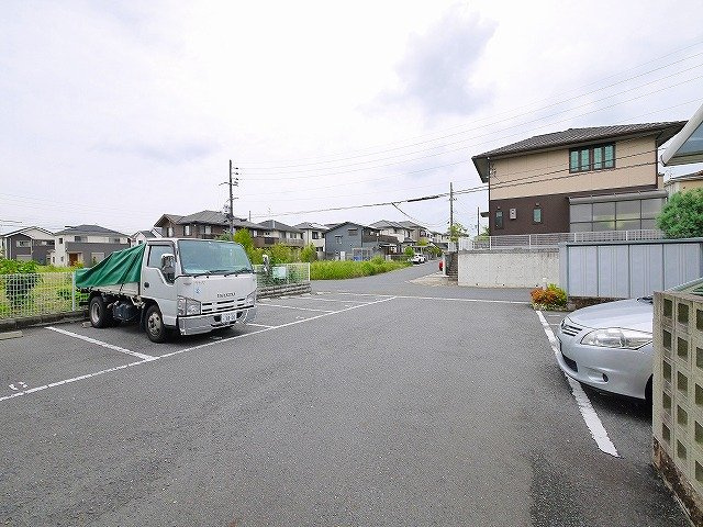 MAST　COURT木津南Aの駐車場|敷地内に駐車場があります