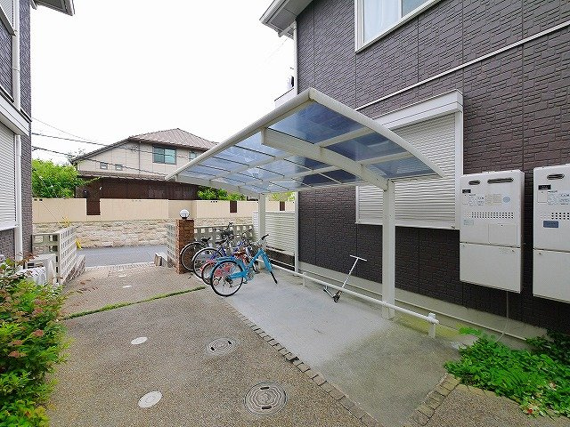 MAST　COURT木津南Aのその他共用部分|屋根付きの駐輪場です