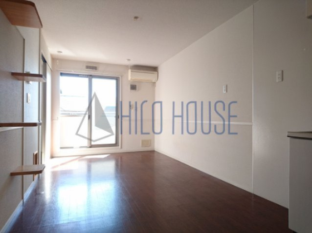 コンフォートフォレストⅡの居間・リビング|※別号室の室内写真です。室内の状況は、実際の室内にてご確認下さい。