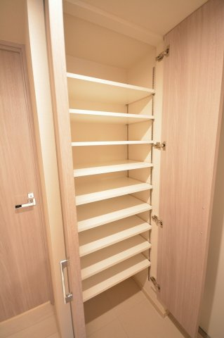 プレディアコート本町の玄関