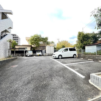 【駐車場】
