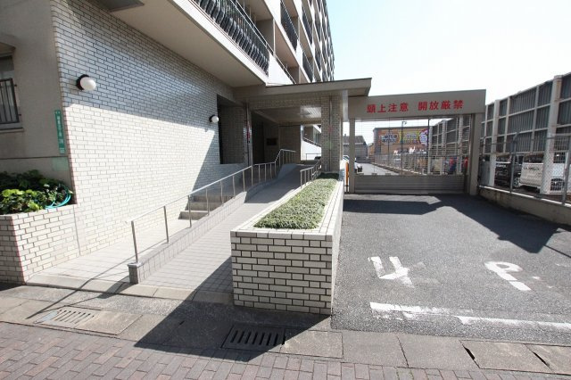 エバーライフ新室見のエントランス