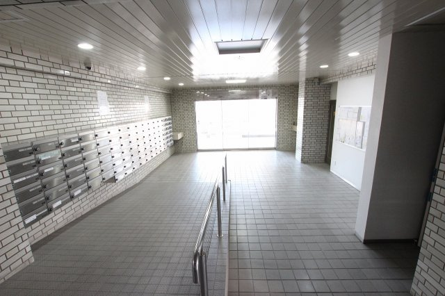 エバーライフ新室見のエントランス