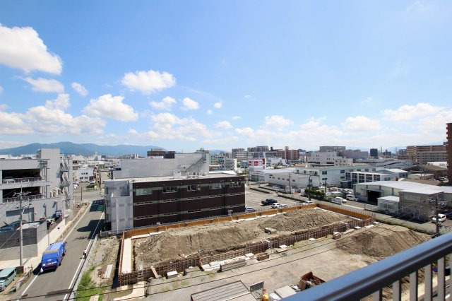 サーパス松島の展望|前が道路のなので、建物がたっても、近すぎることはありません。