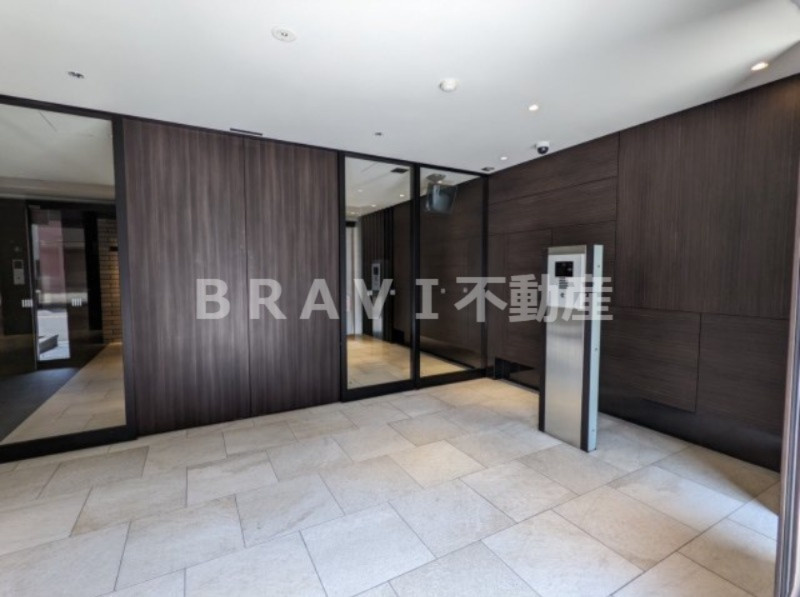 エスリード大阪城アクシスのエントランス|【エスリード大阪城アクシス】モニター付き