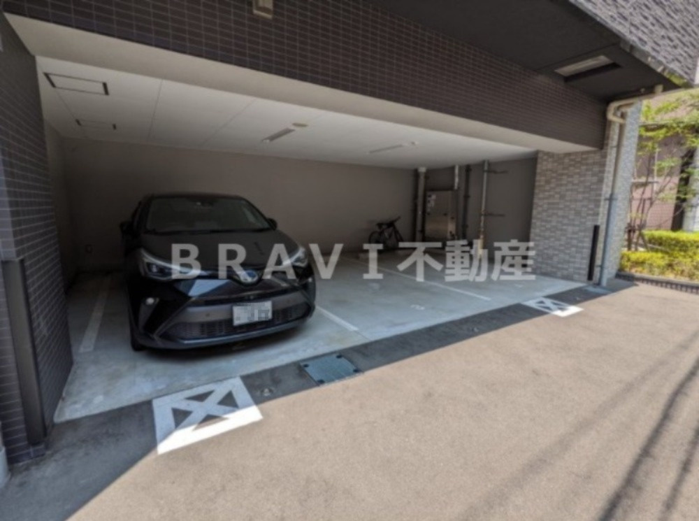 エスリード大阪城アクシスの駐車場|【エスリード大阪城アクシス】駐車場があるので、車を買う予定の方も安心です