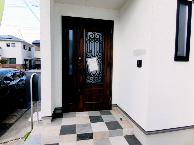 広島市安佐北区可部５丁目　中古一戸建ての玄関|ゆったりとした玄関です