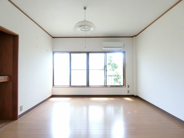 コーポNSの洋室