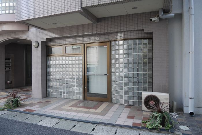城南第２ビル　１Fのエントランス