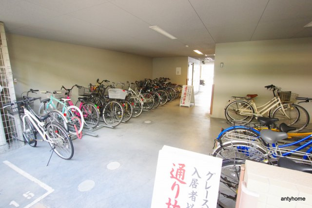 グレースTM　仲介手数料無料の駐車場