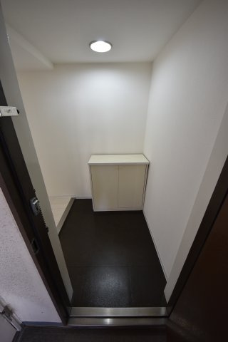 アーデンコート西長堀の玄関|現状有姿