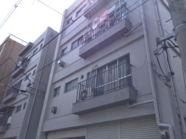 西田マンションの外観