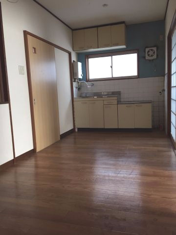 西田マンションの居間・リビング
