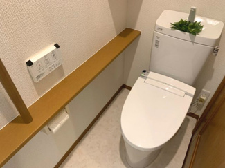 【トイレ】 | 加古郡播磨町宮西1丁目　中古戸建 | 1階トイレ♪温水洗浄便座付き！！